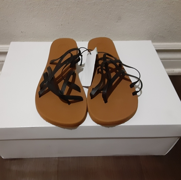 Volcom sandals - Picture 2 of 3